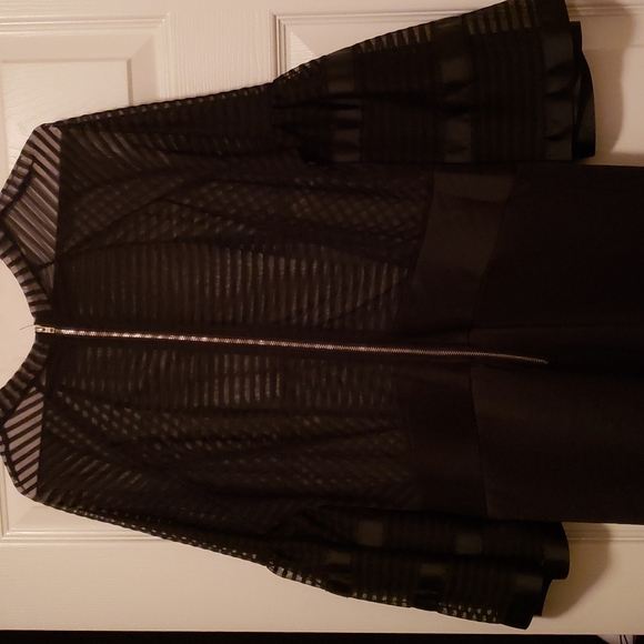 Elegant dress, with mermaid bottom - Picture 5 of 5